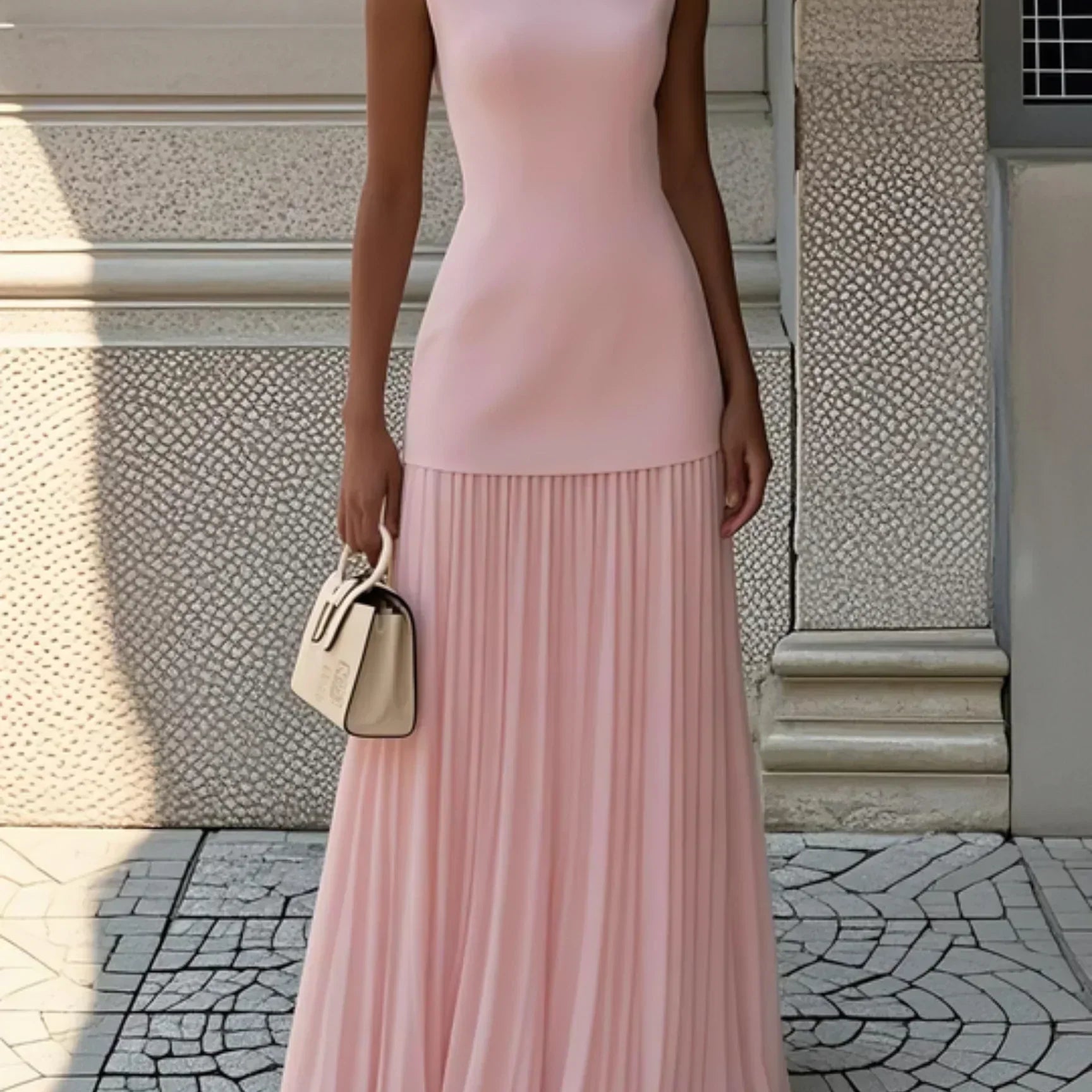 Lucia – Rochie Lungă Plisată cu Decolteu Barcă