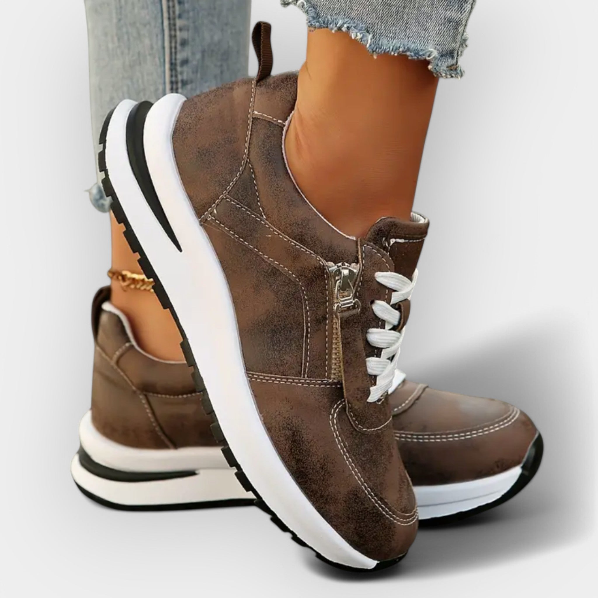 Adidasi anatomici cu stil