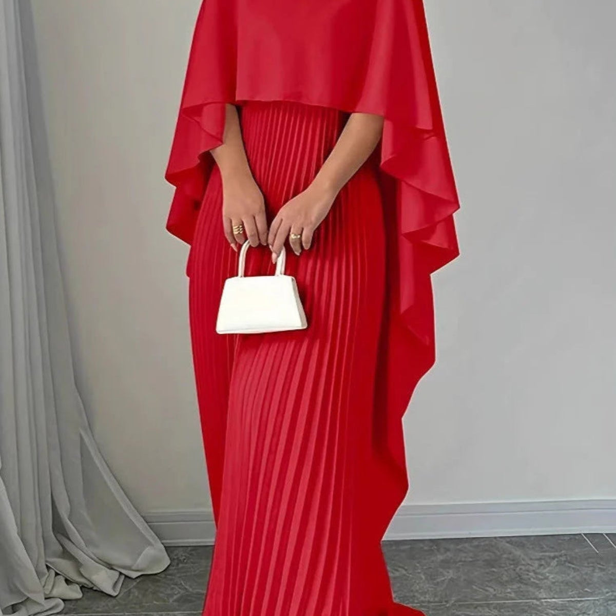 Amalia – Rochie Maxi Plisată cu Mâneci Tip Batwing