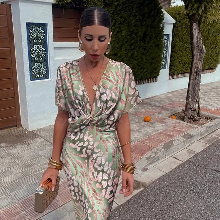 Carina – Rochie Midi Satinată cu Efect de Cupru