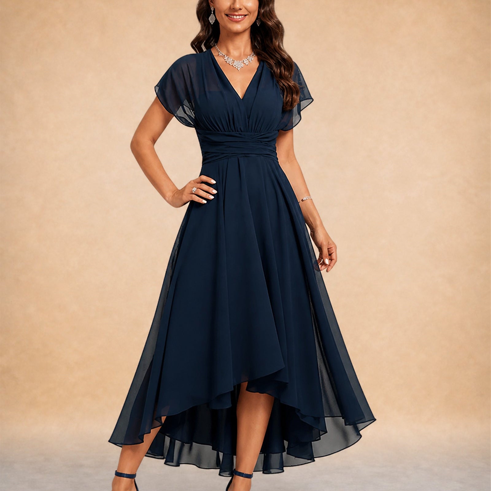Alisa în rochie bleumarin, vedere frontală în studio
