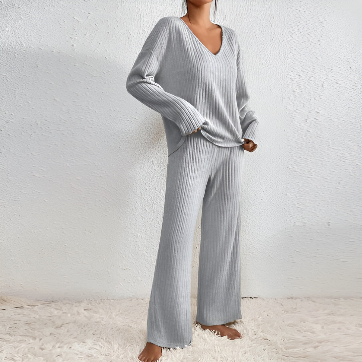 Wilma – Set Tricotat Doi Piese Pulover V și Pantaloni Confortabili